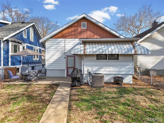 7062 Sutherland Avenue, St Louis, MO 63109