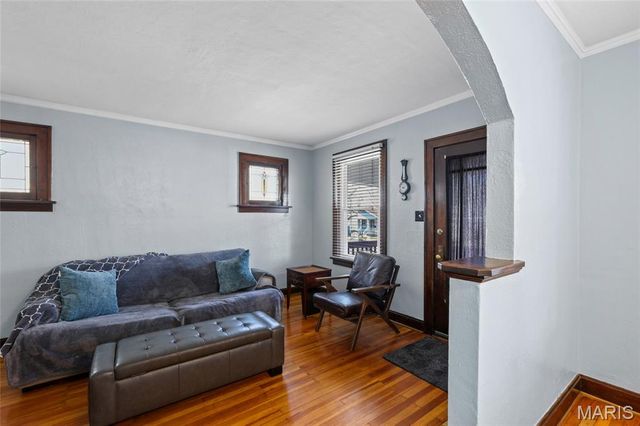 7062 Sutherland Avenue, St Louis, MO 63109