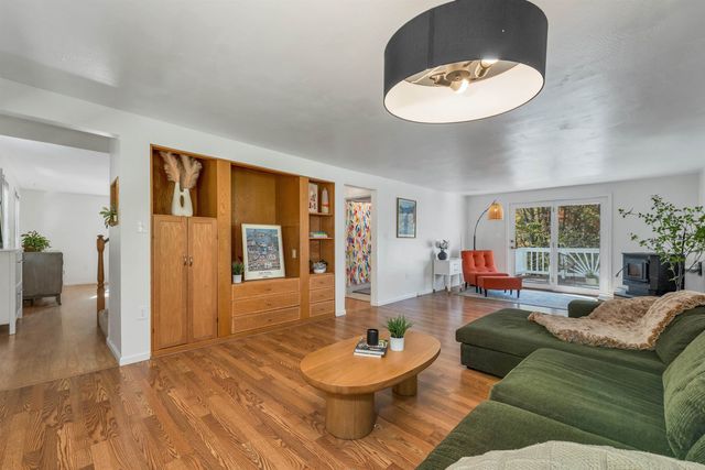 5 Ham Road, Raymond, NH 03077