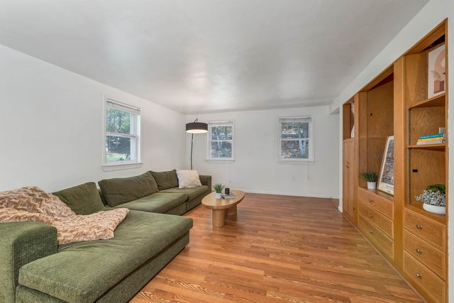 5 Ham Road, Raymond, NH 03077