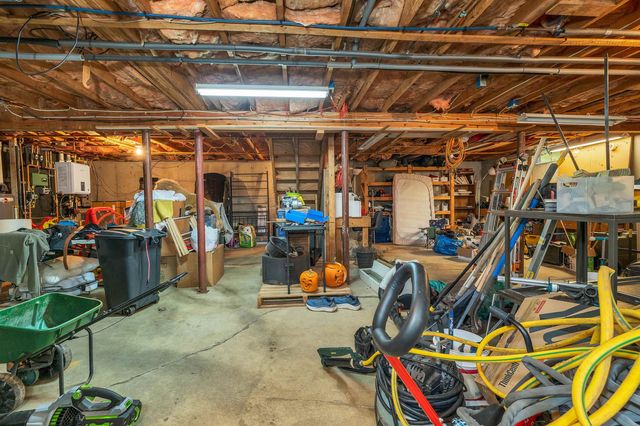 5 Ham Road, Raymond, NH 03077