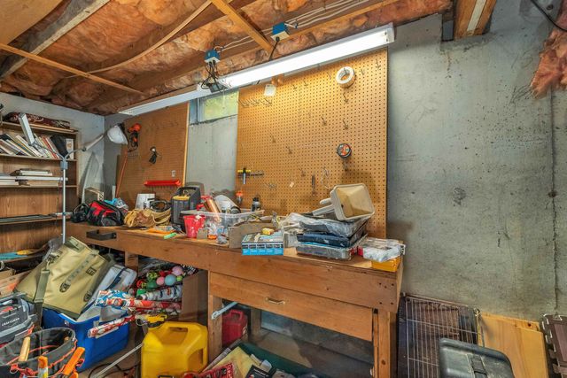 5 Ham Road, Raymond, NH 03077