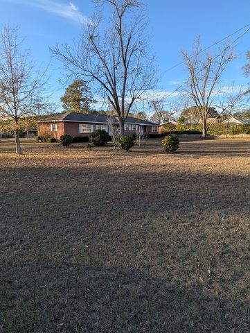 714 S Main St., Headland, AL 36345