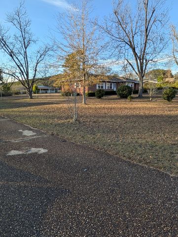 714 S Main St., Headland, AL 36345