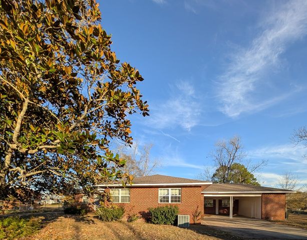 714 S Main St., Headland, AL 36345