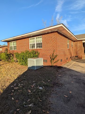 714 S Main St., Headland, AL 36345