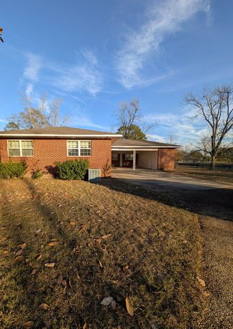 714 S Main St., Headland, AL 36345