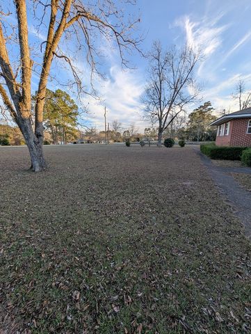 714 S Main St., Headland, AL 36345