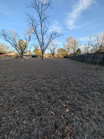 714 S Main St., Headland, AL 36345