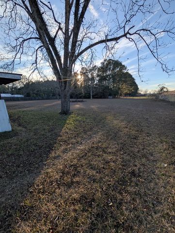 714 S Main St., Headland, AL 36345