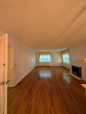 714 S Main St., Headland, AL 36345