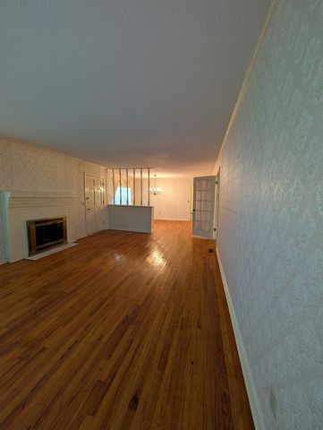 714 S Main St., Headland, AL 36345