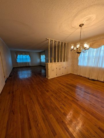 714 S Main St., Headland, AL 36345