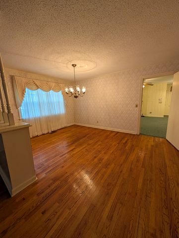 714 S Main St., Headland, AL 36345