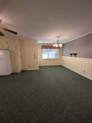 714 S Main St., Headland, AL 36345