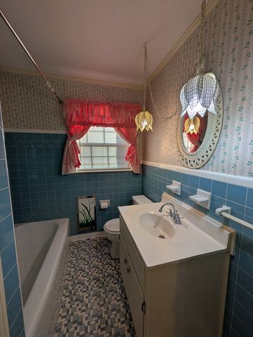 714 S Main St., Headland, AL 36345