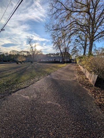 714 S Main St., Headland, AL 36345