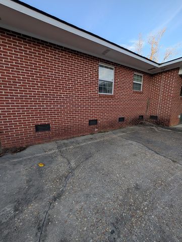 714 S Main St., Headland, AL 36345