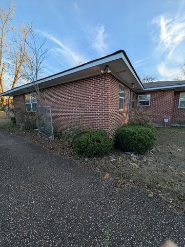 714 S Main St., Headland, AL 36345