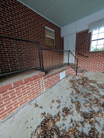 714 S Main St., Headland, AL 36345