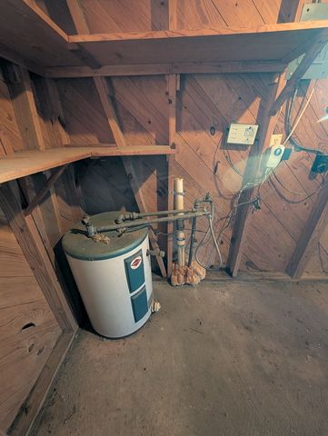 714 S Main St., Headland, AL 36345