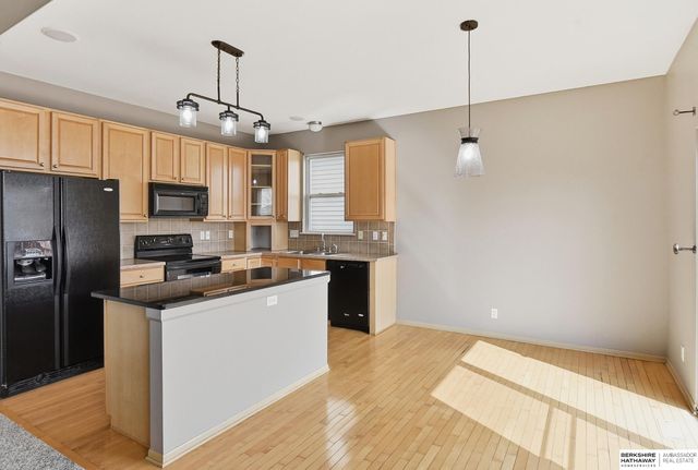 3811 S 190th Street, Omaha, NE 68130