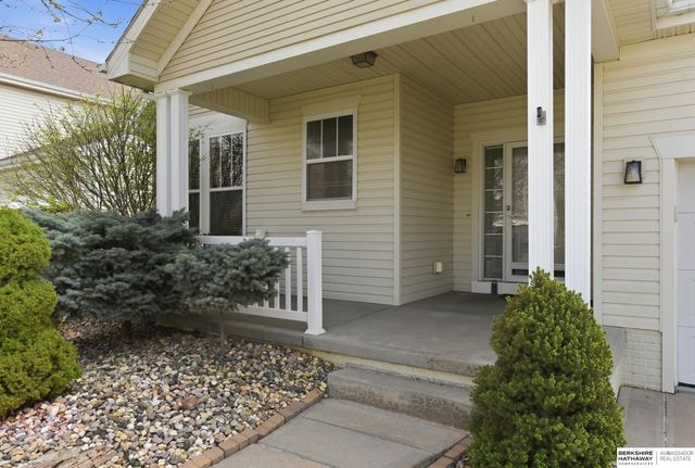 3811 S 190th Street, Omaha, NE 68130