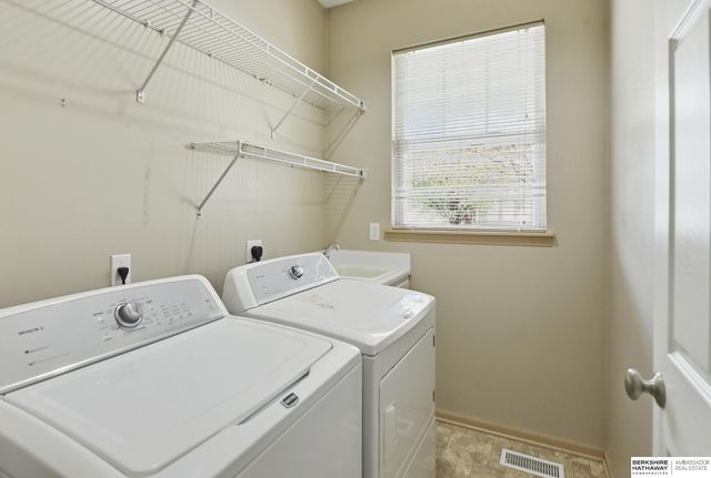 3811 S 190th Street, Omaha, NE 68130