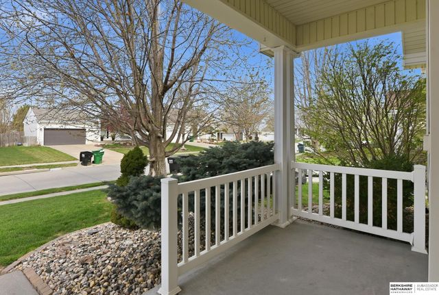 3811 S 190th Street, Omaha, NE 68130