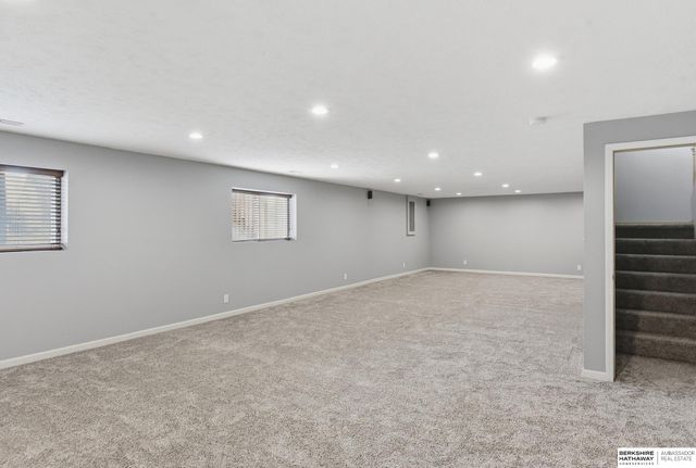 3811 S 190th Street, Omaha, NE 68130