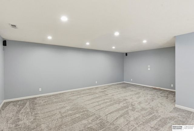 3811 S 190th Street, Omaha, NE 68130