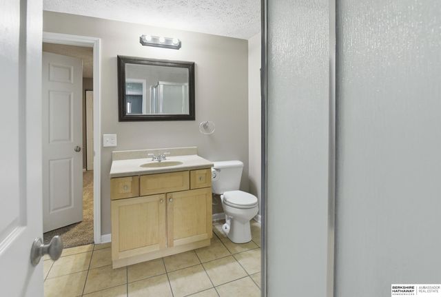 3811 S 190th Street, Omaha, NE 68130