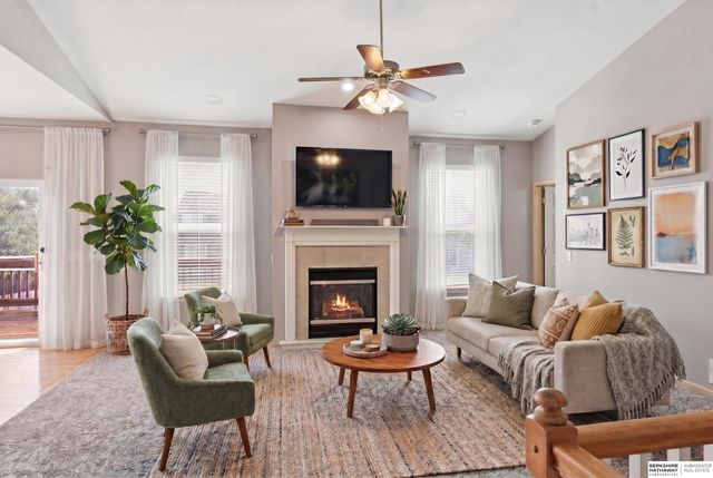 3811 S 190th Street, Omaha, NE 68130