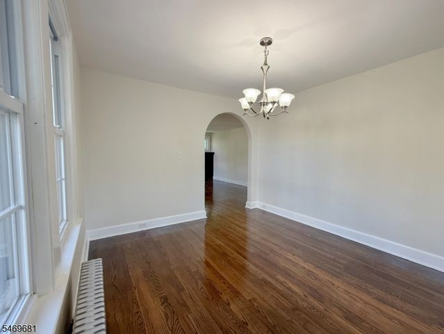98 Troy Rd, East Hanover Twp., NJ 07936
