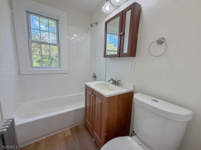 98 Troy Rd, East Hanover Twp., NJ 07936