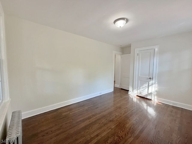 98 Troy Rd, East Hanover Twp., NJ 07936