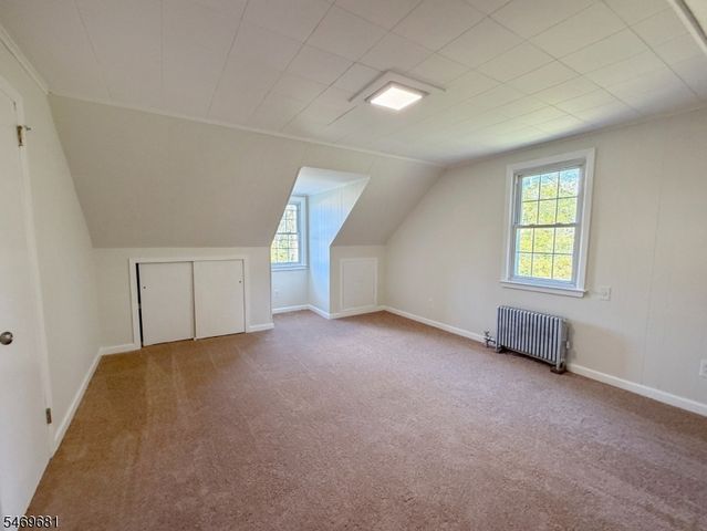 98 Troy Rd, East Hanover Twp., NJ 07936
