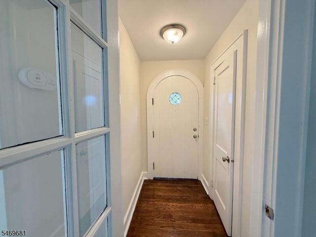 98 Troy Rd, East Hanover Twp., NJ 07936