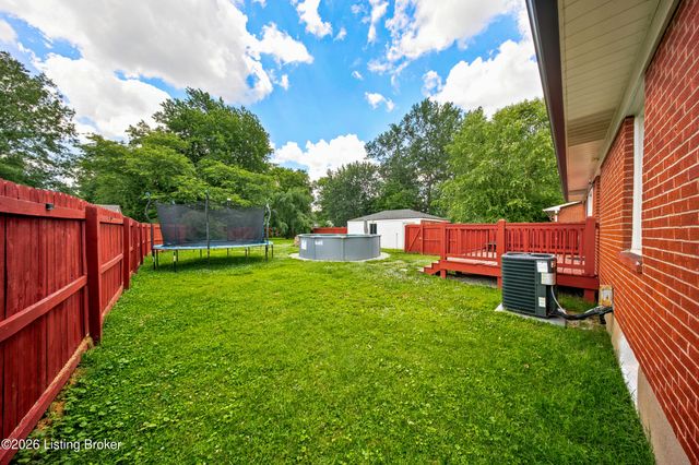 2002 Lynn Lea Rd, Louisville, KY 40216