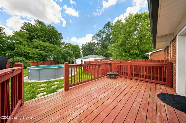 2002 Lynn Lea Rd, Louisville, KY 40216