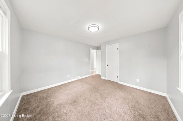 2002 Lynn Lea Rd, Louisville, KY 40216