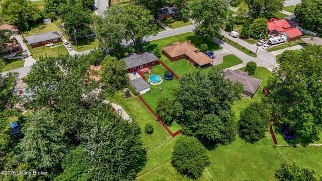 2002 Lynn Lea Rd, Louisville, KY 40216