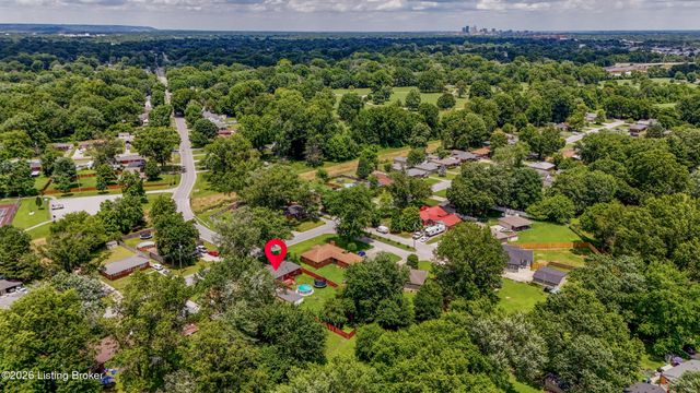 2002 Lynn Lea Rd, Louisville, KY 40216