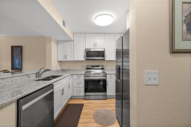 8264 Key Royal CIR 812, Naples, FL 34119