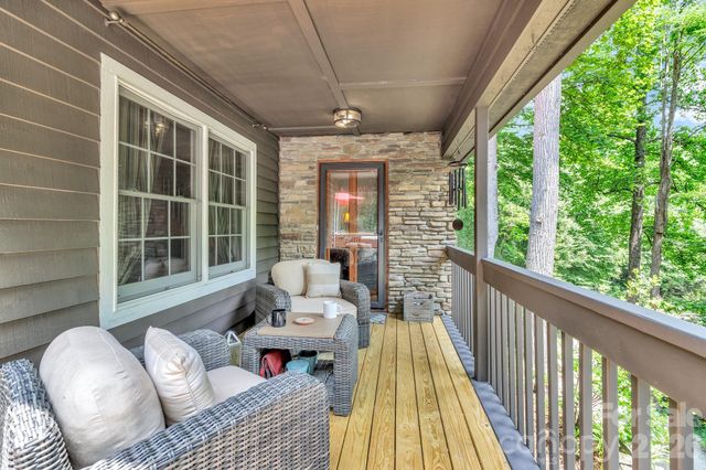 237 Woodys Drive, Hendersonville, NC 28792