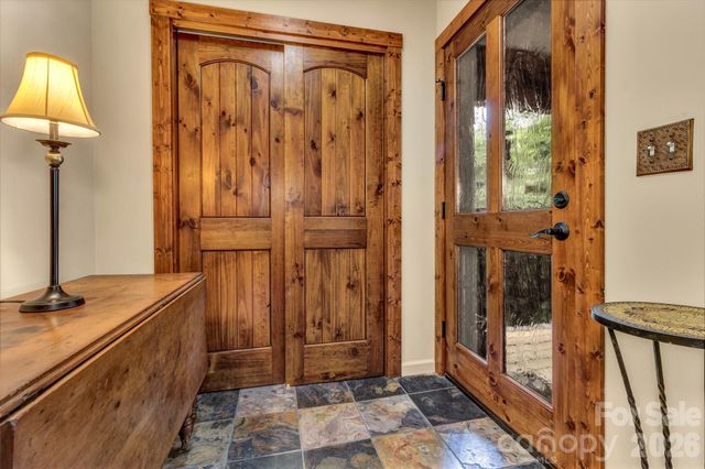237 Woodys Drive, Hendersonville, NC 28792