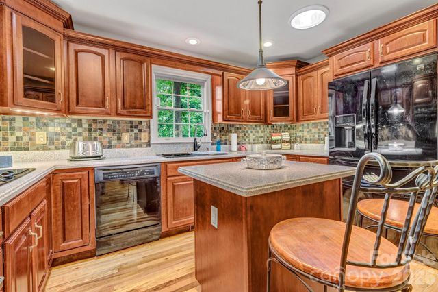 237 Woodys Drive, Hendersonville, NC 28792