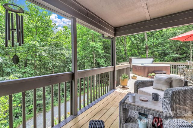 237 Woodys Drive, Hendersonville, NC 28792