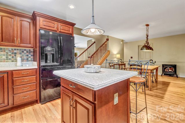 237 Woodys Drive, Hendersonville, NC 28792