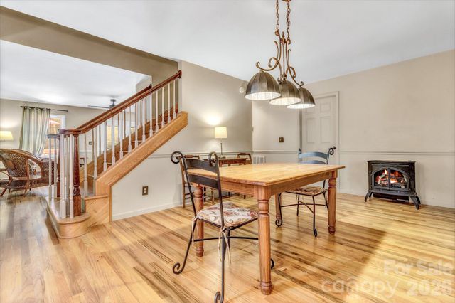 237 Woodys Drive, Hendersonville, NC 28792